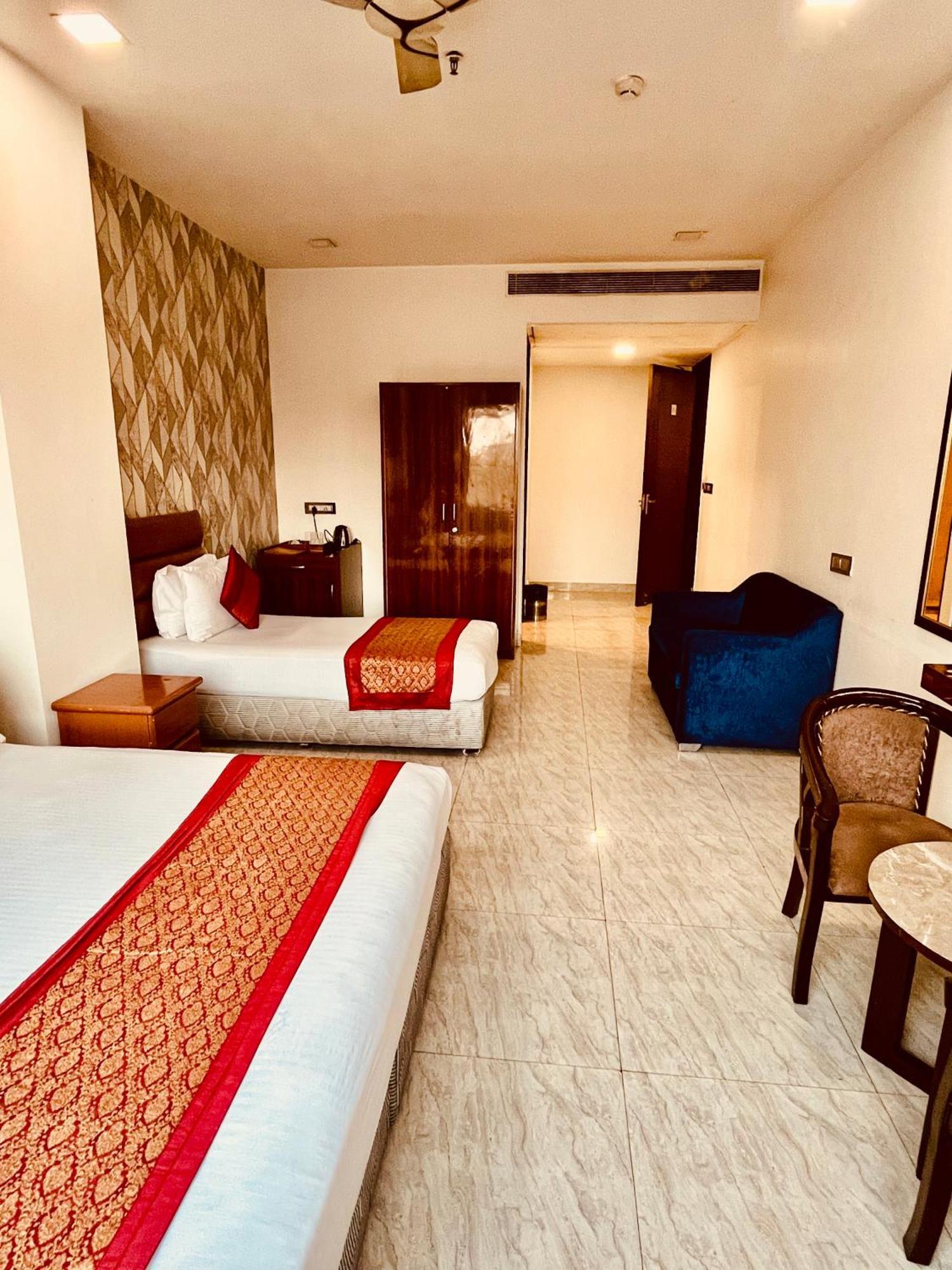 Amora Rooms Dwarka New Delhi Eksteriør billede