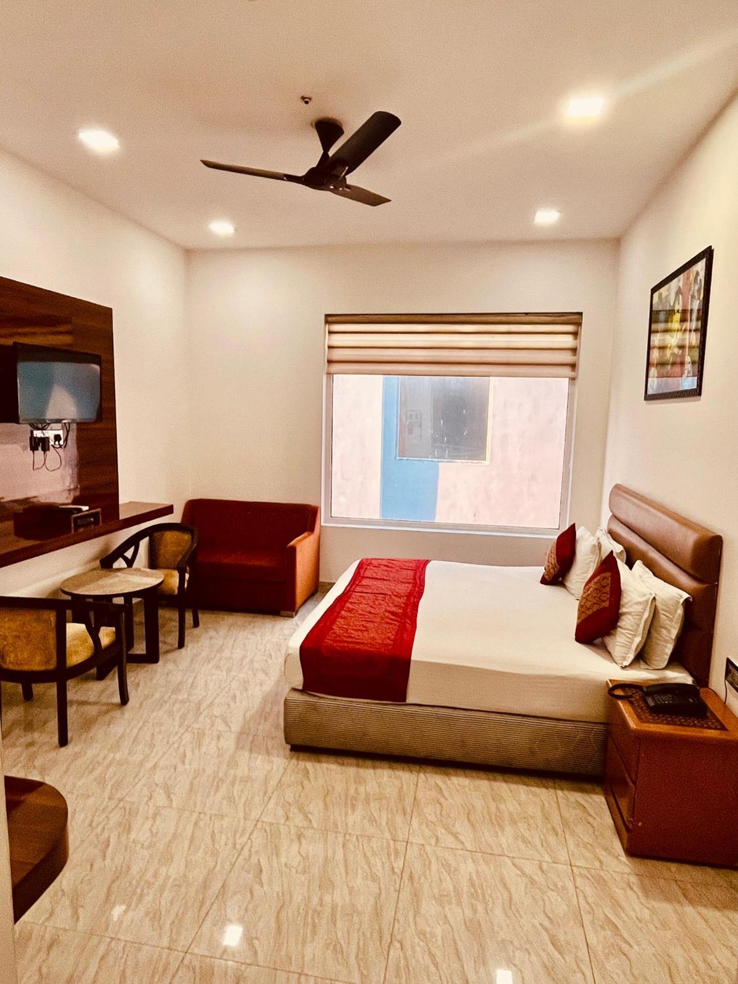 Amora Rooms Dwarka New Delhi Eksteriør billede