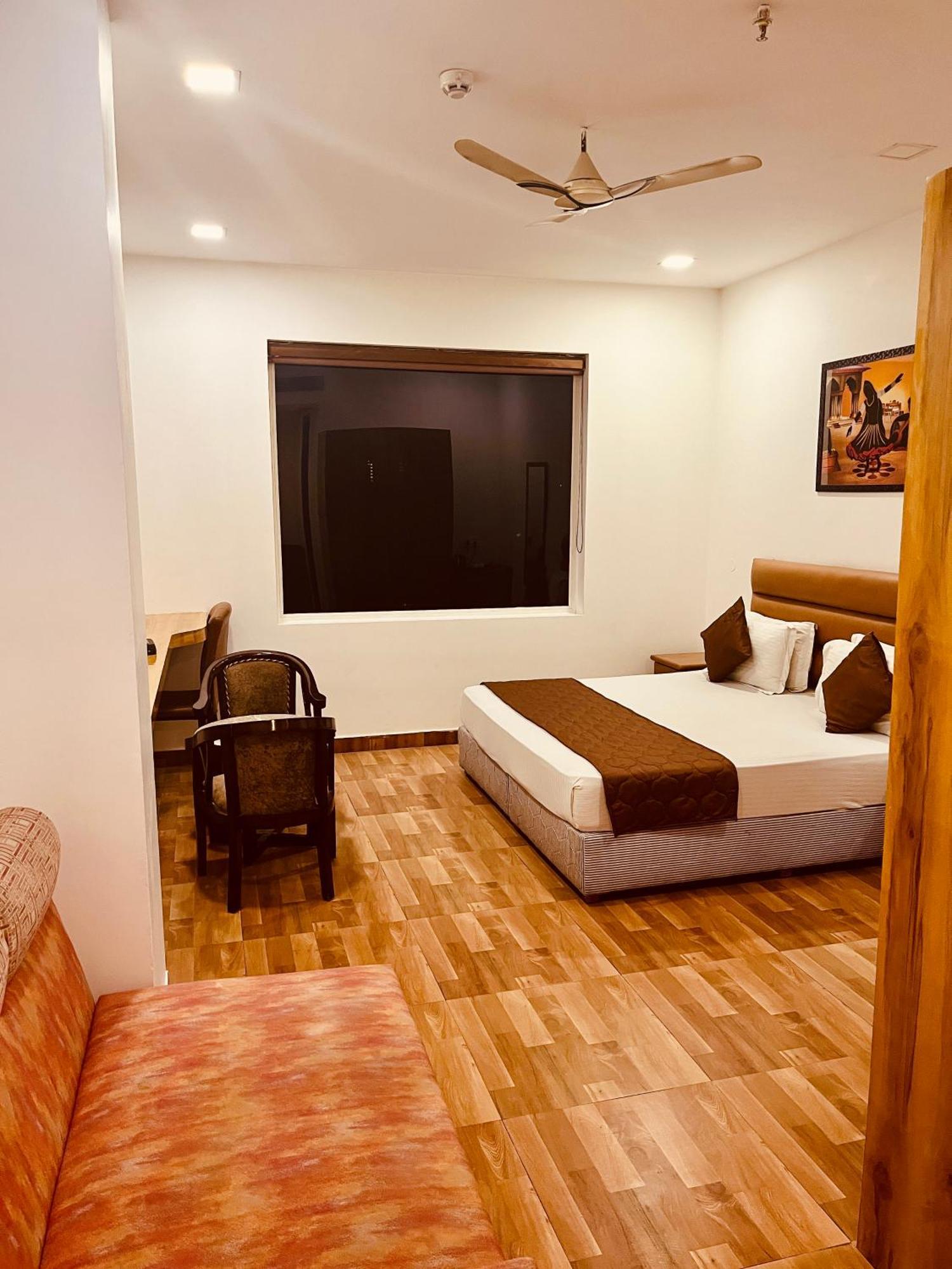 Amora Rooms Dwarka New Delhi Eksteriør billede