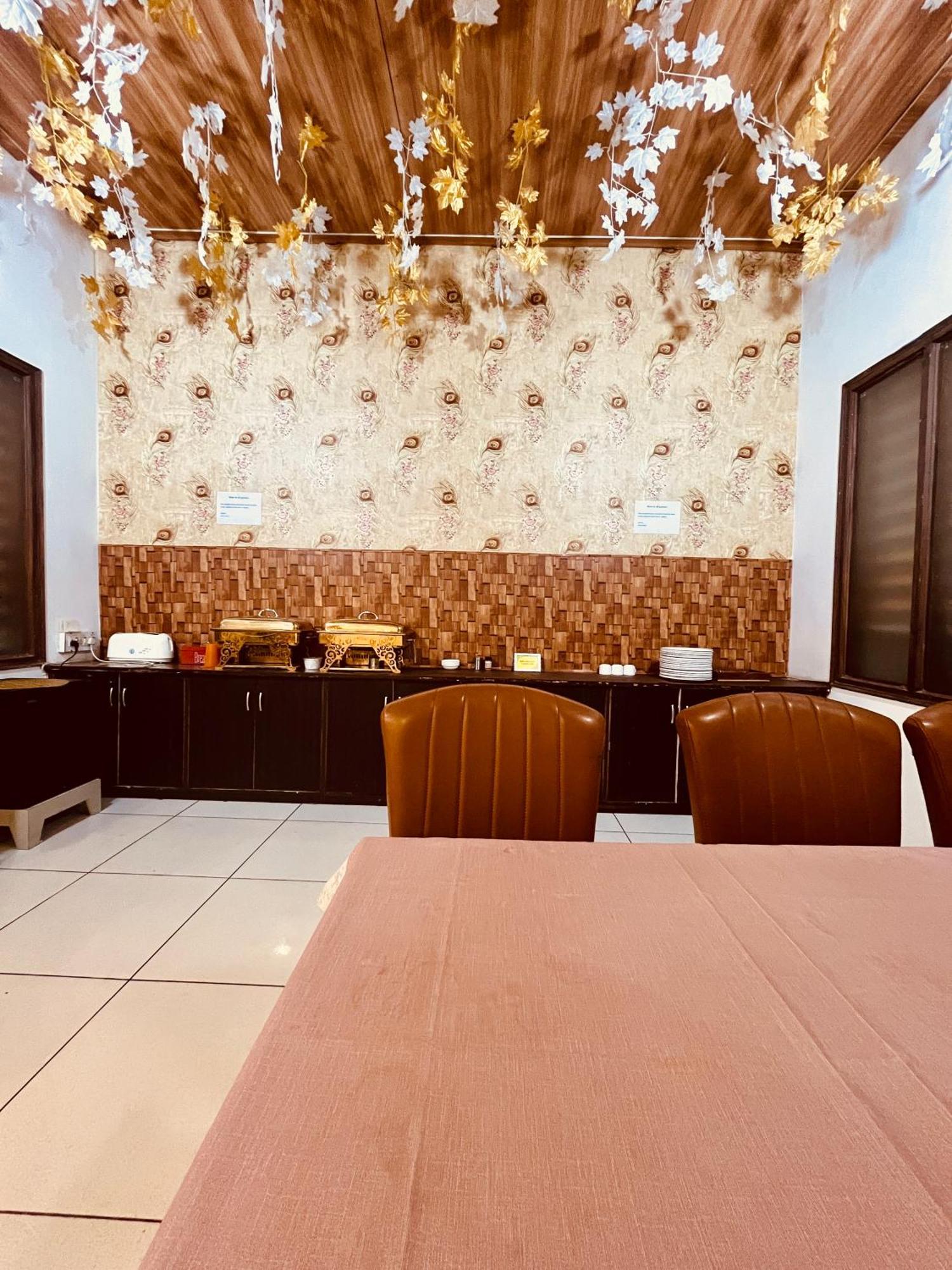 Amora Rooms Dwarka New Delhi Eksteriør billede
