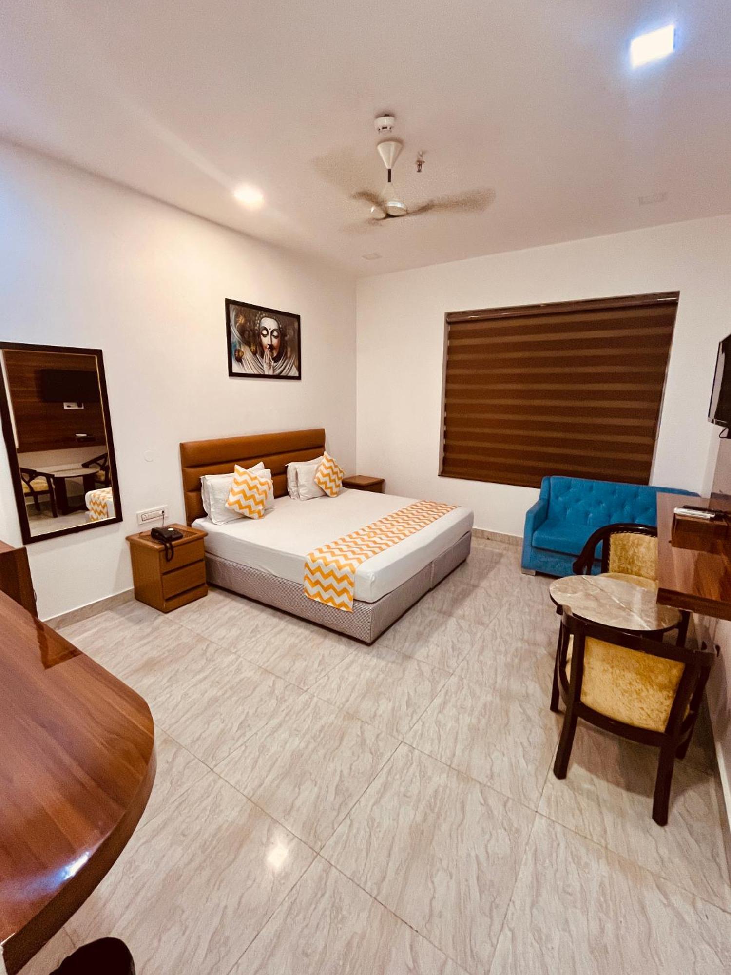 Amora Rooms Dwarka New Delhi Eksteriør billede