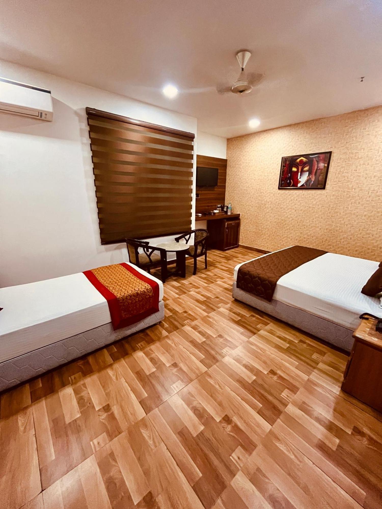Amora Rooms Dwarka New Delhi Eksteriør billede