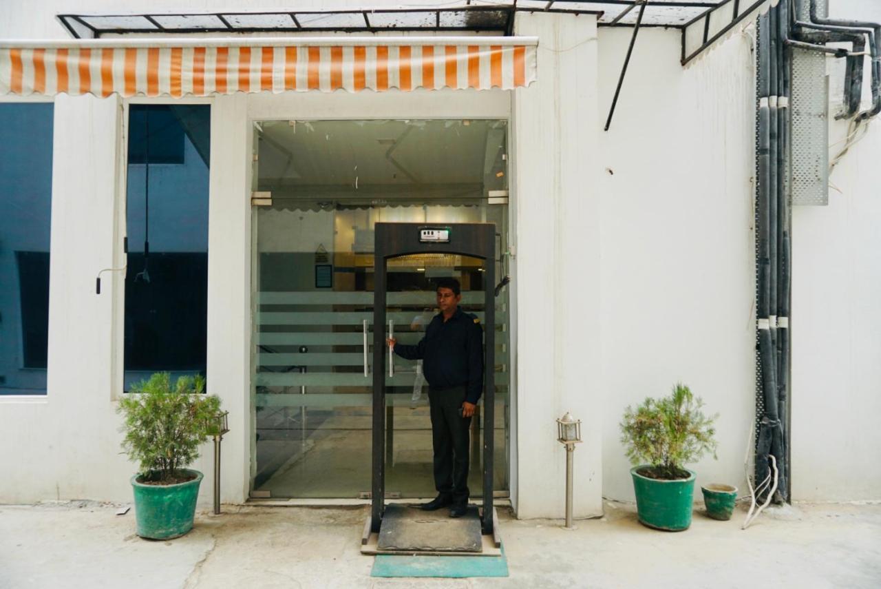 Amora Rooms Dwarka New Delhi Eksteriør billede